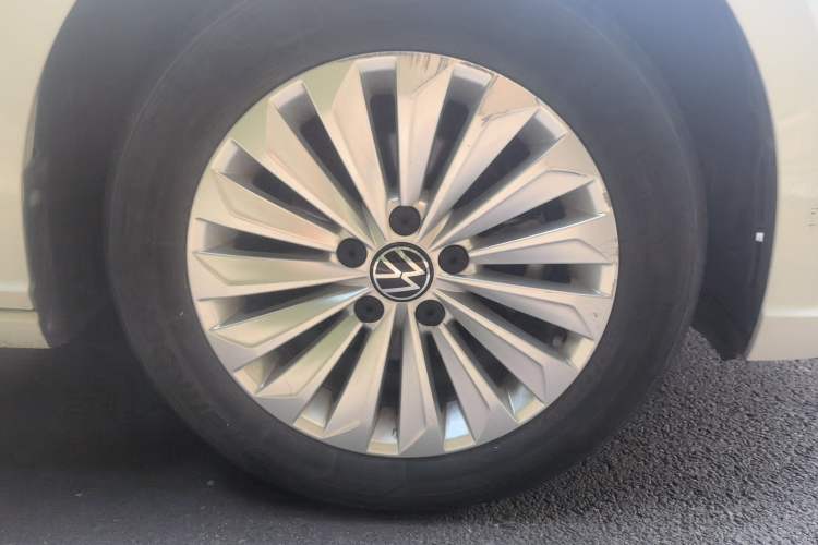 Used Volkswagen Lavida 2019 1.5L Automatic Comfort Edition China VI Standard Right Front Wheel Hub
