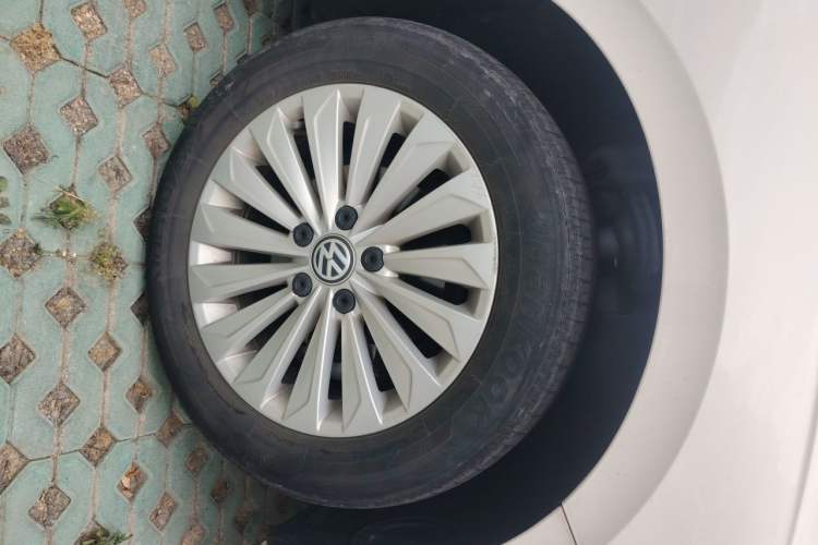 Used Volkswagen Lavida 2019 1.5L Automatic Comfort Edition China VI Standard Right Front Wheel Hub