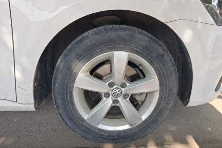 Used Volkswagen Lavida 2019 Lavida Start 1.5L Automatic Trendy Version China VI Standard Right Front Wheel Hub