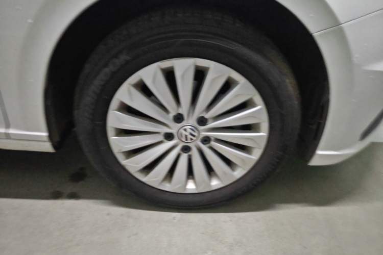 Used Volkswagen Lavida 2019 1.5L Automatic Comfort Edition China VI Standard Right Front Wheel Hub