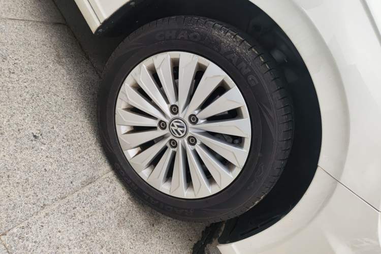 Used Volkswagen Lavida 2019 280TSI DSG Comfort Edition China VI standard Right Front Wheel Hub