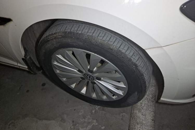 Used Volkswagen Lavida 2019 280TSI DSG Comfort Edition China VI standard Right Front Wheel Hub