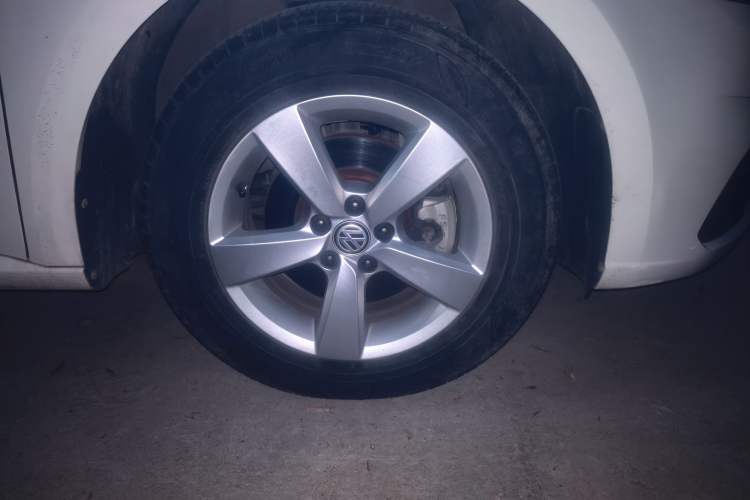 Used Volkswagen Lavida 2019 Lavida Start 1.5L Automatic Trendy Version China VI Standard Right Front Wheel Hub