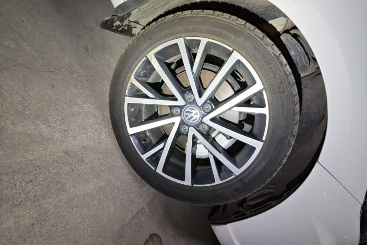 Used Volkswagen Lavida 2019 280TSI DSG Luxury Edition China VI Standard Right Front Wheel Hub