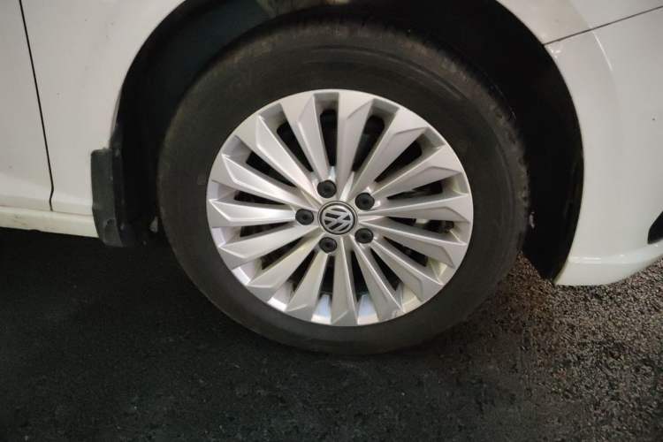 Used Volkswagen Lavida 2019 1.5L Automatic Vision Edition China VI Standard Right Front Wheel Hub