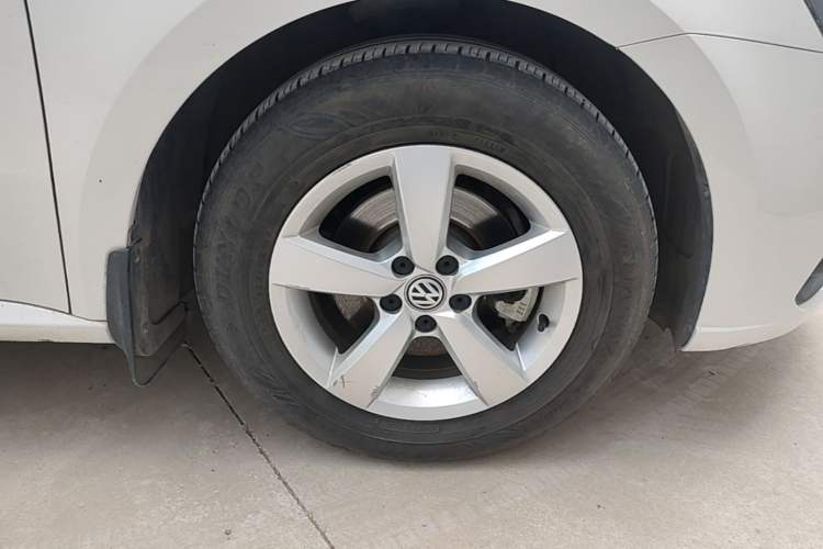 Used Volkswagen Lavida 2019 Lavida Start 1.5L Automatic Trendy Version China VI Standard Right Front Wheel Hub