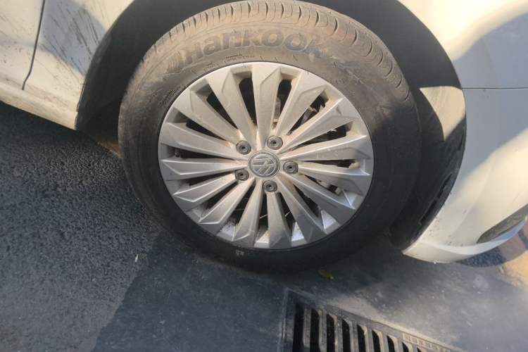 Used Volkswagen Lavida 2019 1.5L Automatic Vision Edition China VI Standard Right Front Wheel Hub