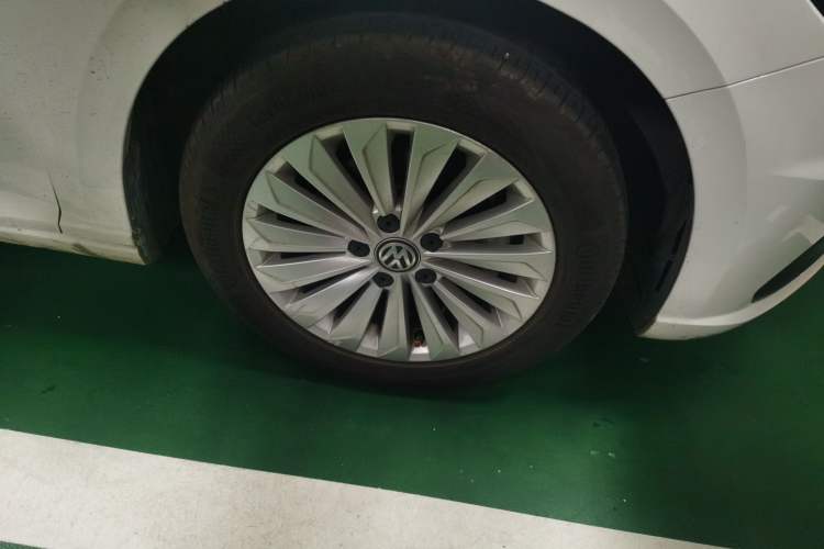 Used Volkswagen Lavida 2019 1.5L Automatic Comfort Edition China VI Standard Right Front Wheel Hub