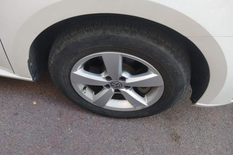 Used Volkswagen Lavida 2019 Lavida Start 1.5L Manual Fashion Edition China VI Standard Right Front Wheel Hub