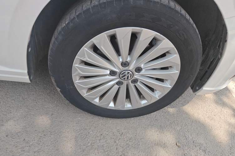 Used Volkswagen Lavida 2019 280TSI DSG Comfort Edition China VI standard Right Front Wheel Hub