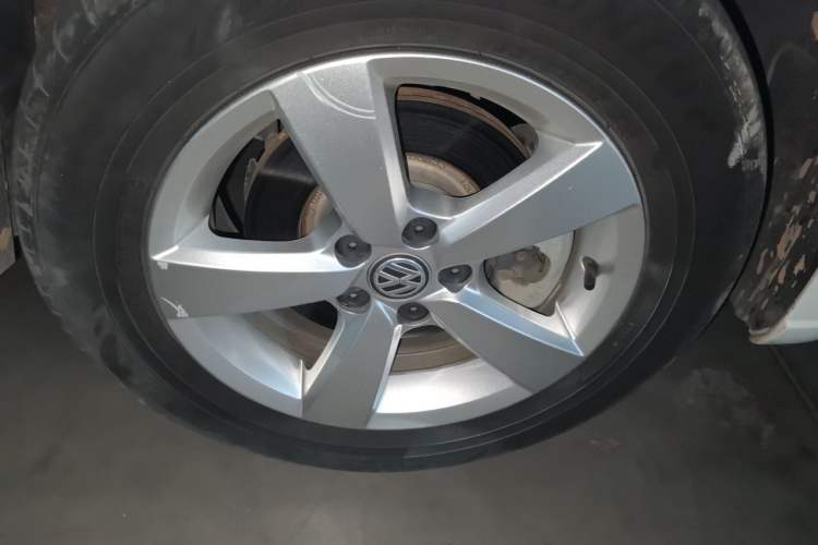 Used Volkswagen Lavida 2019 Lavida Start 1.5L Manual Fashion Edition China VI Standard Right Front Wheel Hub