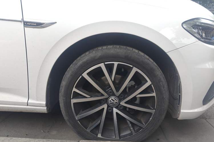 Used Volkswagen Lavida 2019 280TSI DSG Luxury Edition China VI Standard Right Front Wheel Hub