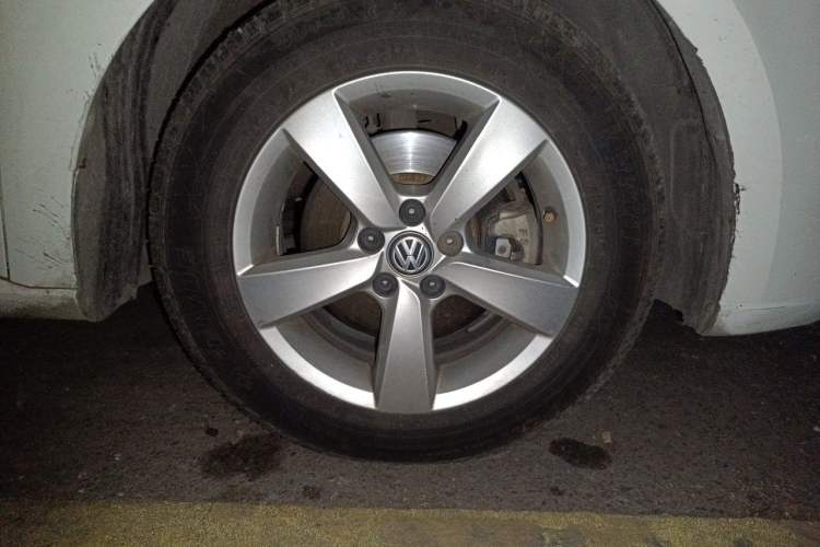 Used Volkswagen Lavida 2019 Lavida Start 1.5L Manual Fashion Edition China VI Standard Right Front Wheel Hub
