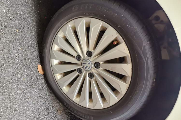 Used Volkswagen Lavida 2019 1.5L Automatic Comfort Edition China VI Standard Right Front Wheel Hub