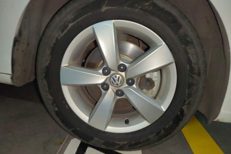 Used Volkswagen Lavida 2019 Lavida Start 1.5L Automatic Trendy Version China VI Standard Right Front Wheel Hub