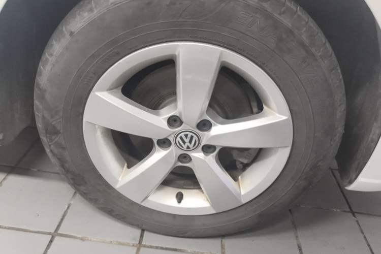 Used Volkswagen Lavida 2019 Lavida Start 1.5L Manual Fashion Edition China VI Standard Right Front Wheel Hub