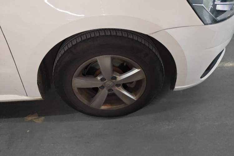 Used Volkswagen Lavida 2019 Lavida Start 1.5L Automatic Trendy Version China VI Standard Right Front Wheel Hub