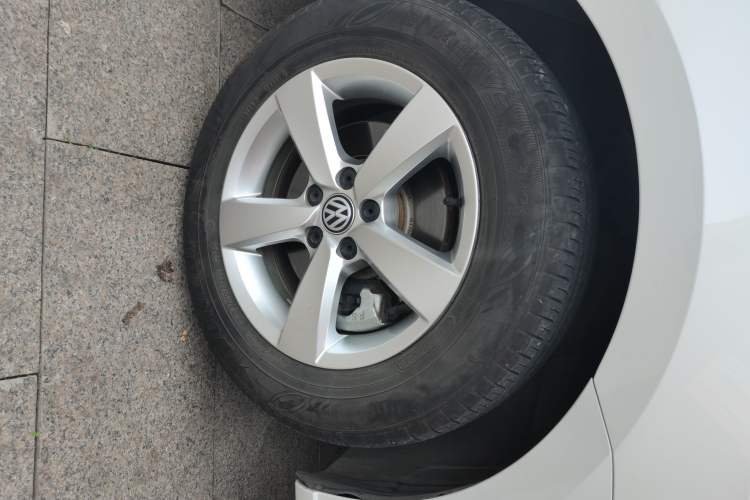 Used Volkswagen Lavida 2019 Lavida Start 1.5L Automatic Trendy Version China VI Standard Right Front Wheel Hub
