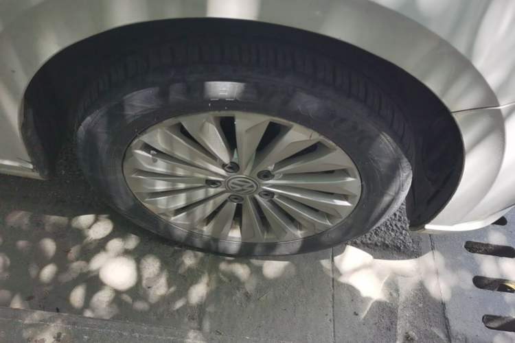Used Volkswagen Lavida 2019 280TSI DSG Comfort Edition China VI standard Right Front Wheel Hub