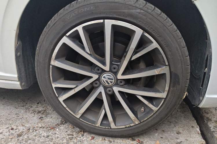 Used Volkswagen Lavida 2019 280TSI DSG Luxury Edition China VI Standard Right Front Wheel Hub