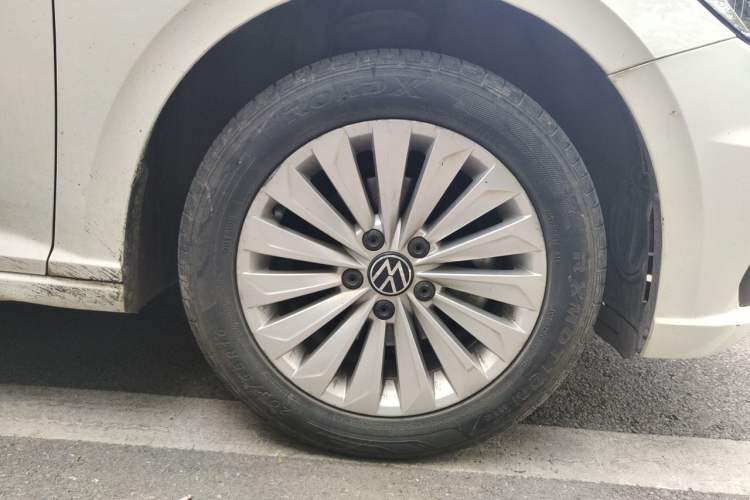 Used Volkswagen Lavida 2019 1.5L Automatic Comfort Edition China VI Standard Right Front Wheel Hub