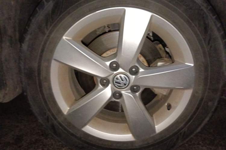 Used Volkswagen Lavida 2019 Lavida Start 1.5L Automatic Trendy Version China VI Standard Right Front Wheel Hub