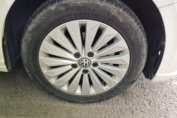 Used Volkswagen Lavida 2019 1.5L Automatic Vision Edition China VI Standard Right Front Wheel Hub