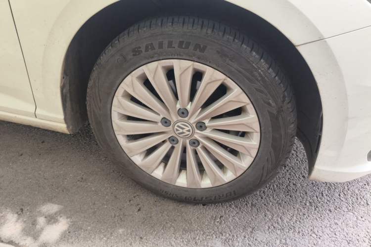 Used Volkswagen Lavida 2019 1.5L Automatic Comfort Edition China VI Standard Right Front Wheel Hub