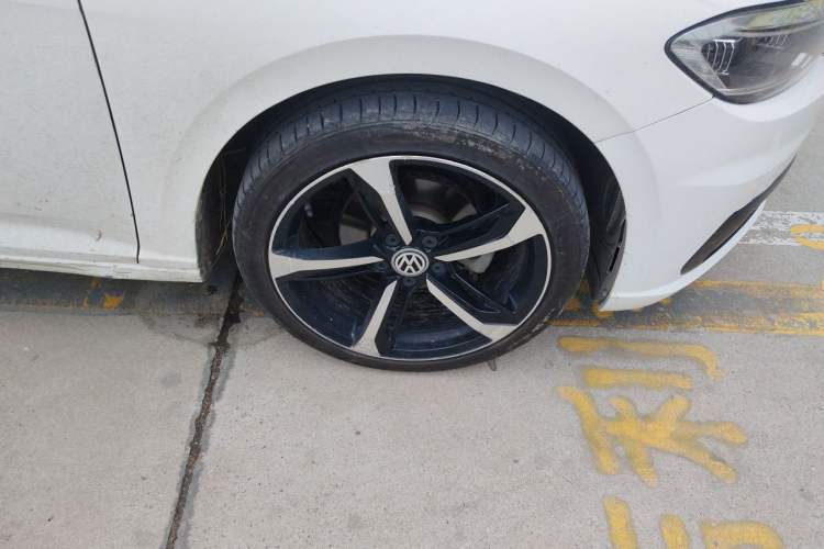 Used Volkswagen Lavida 2019 1.5L Automatic Comfort Edition China VI Standard Right Front Wheel Hub