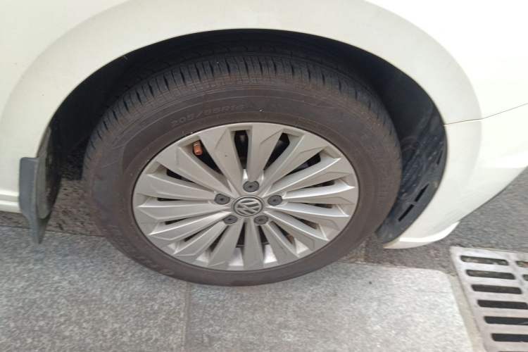 Used Volkswagen Lavida 2019 1.5L Automatic Comfort Edition China VI Standard Right Front Wheel Hub