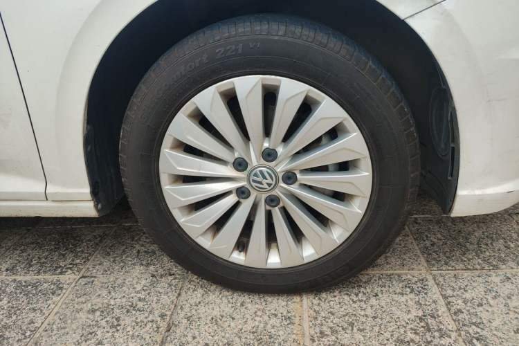 Used Volkswagen Lavida 2019 280TSI DSG Comfort Edition China VI standard Right Front Wheel Hub