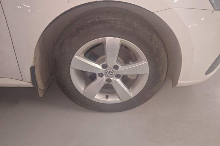 Used Volkswagen Lavida 2019 Lavida Start 1.5L Automatic Trendy Version China VI Standard Right Front Wheel Hub