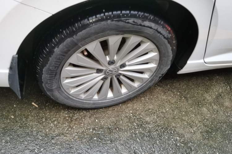 Used Volkswagen Lavida 2019 1.5L Automatic Comfort Edition China VI Standard Right Front Wheel Hub