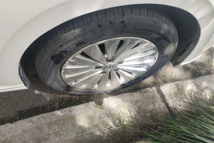 Used Volkswagen Lavida 2019 1.5L Automatic Comfort Edition China VI Standard Right Front Wheel Hub