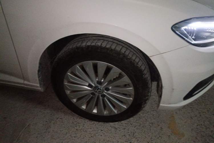 Used Volkswagen Lavida 2019 280TSI DSG Comfort Edition China VI standard Right Front Wheel Hub