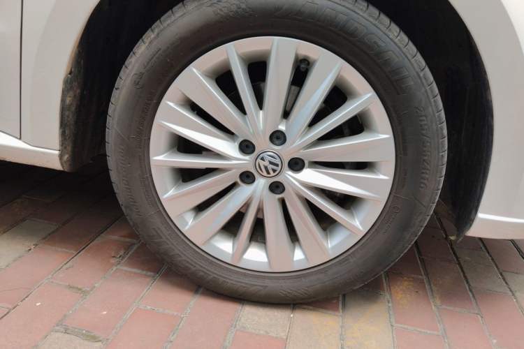 Used Volkswagen Lavida 2019 Lavida Start 1.5L Automatic Comfort Edition China VI Standard Right Front Wheel Hub