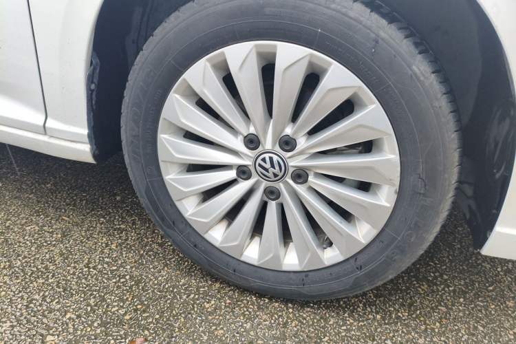 Used Volkswagen Lavida 2019 1.5L Automatic Comfort Edition China VI Standard Right Front Wheel Hub
