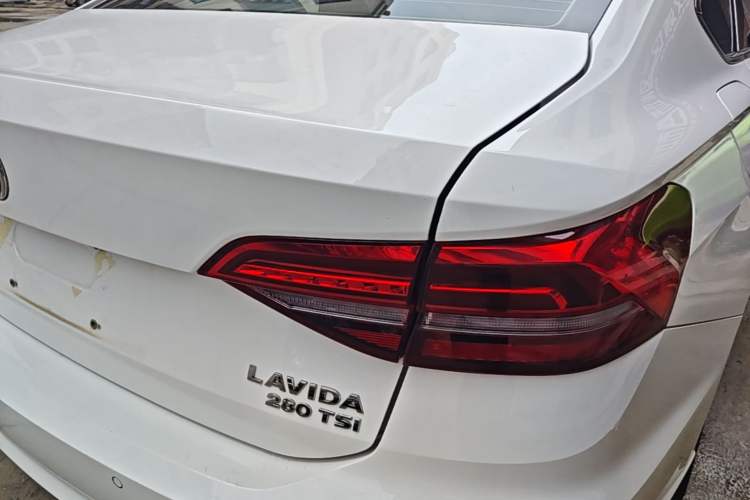 Used Volkswagen Lavida 2019 280TSI DSG Luxury Edition China VI Standard Right Rear Taillight