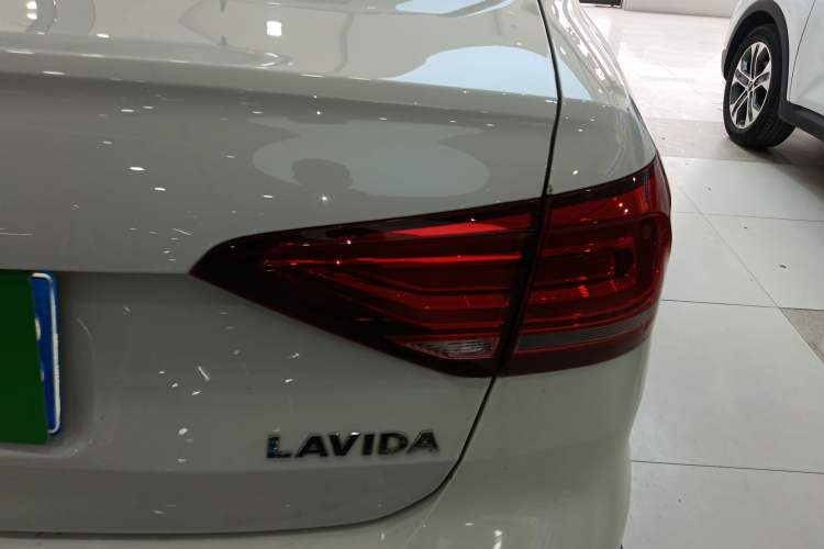 Used Volkswagen Lavida 2019 Lavida Start 1.5L Automatic Trendy Version China VI Standard Right Rear Taillight