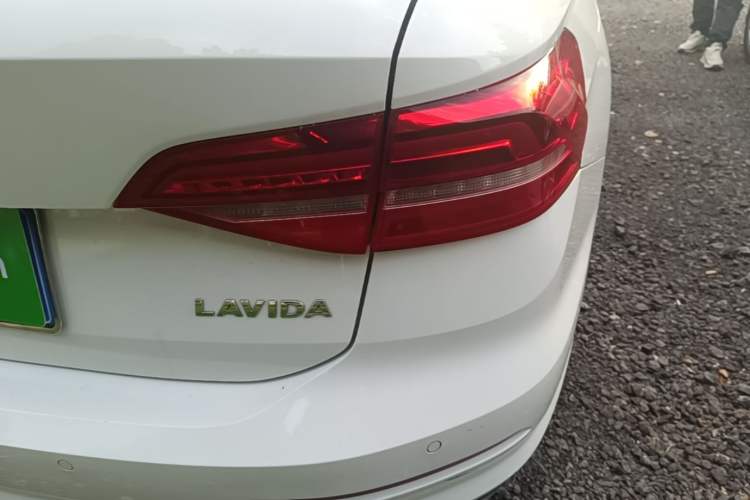Used Volkswagen Lavida 2019 1.5L Automatic Vision Edition China VI Standard Right Rear Taillight