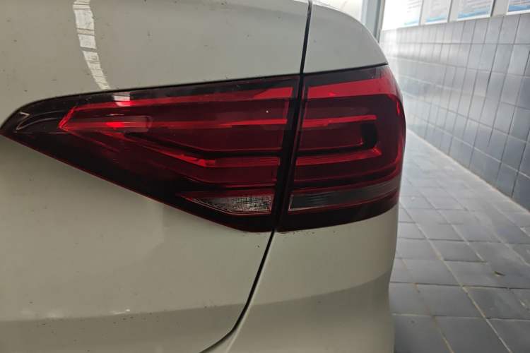 Used Volkswagen Lavida 2019 Lavida Start 1.5L Automatic Trendy Version China VI Standard Right Rear Taillight