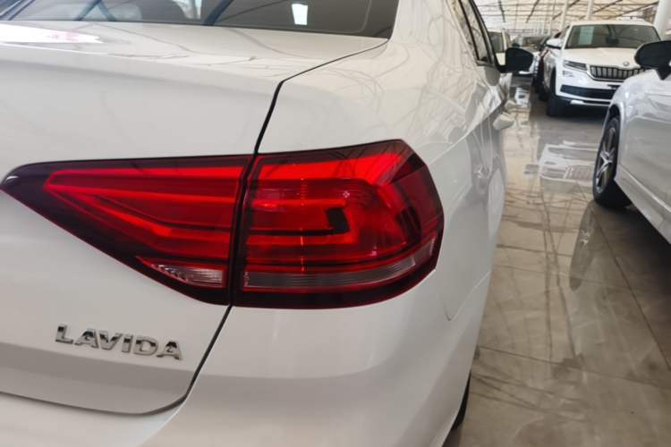 Used Volkswagen Lavida 2019 Lavida Start 1.5L Automatic Trendy Version China VI Standard Right Rear Taillight