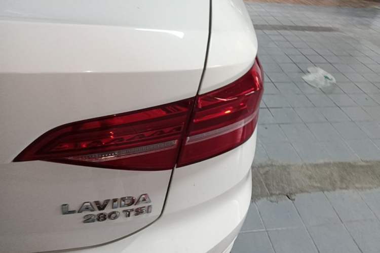 Used Volkswagen Lavida 2019 280TSI DSG Comfort Edition China VI standard Right Rear Taillight