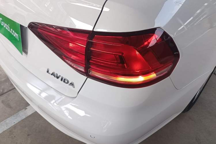 Used Volkswagen Lavida 2019 Lavida Start 1.5L Automatic Trendy Version China VI Standard Right Rear Taillight