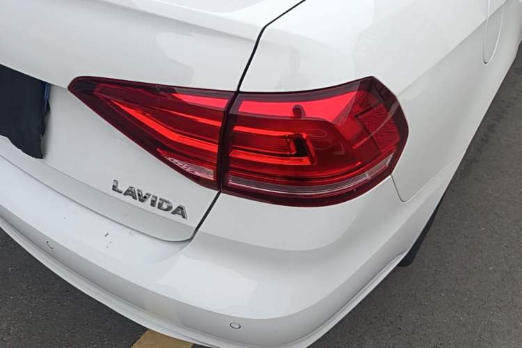 Used Volkswagen Lavida 2019 Lavida Start 1.5L Automatic Trendy Version China VI Standard Right Rear Taillight