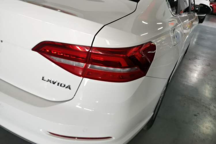 Used Volkswagen Lavida 2019 1.5L Automatic Comfort Edition China VI Standard Right Rear Taillight