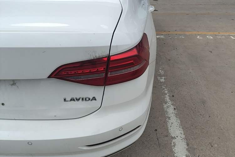 Used Volkswagen Lavida 2019 1.5L Automatic Comfort Edition China VI Standard Right Rear Taillight