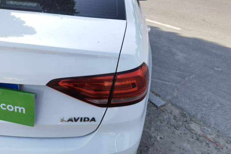 Used Volkswagen Lavida 2019 Lavida Start 1.5L Automatic Trendy Version China VI Standard Right Rear Taillight