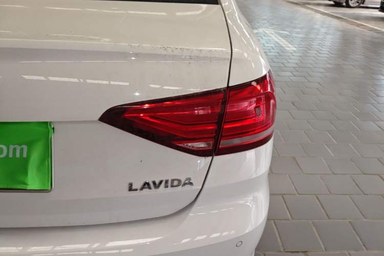 Used Volkswagen Lavida 2019 Lavida Start 1.5L Automatic Comfort Edition China VI Standard Right Rear Taillight