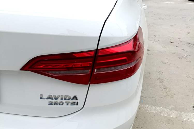 Used Volkswagen Lavida 2019 280TSI DSG Comfort Edition China VI standard Right Rear Taillight
